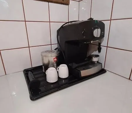 Tiny And Cosy Apartment *